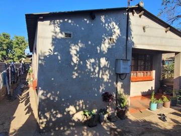 9 Bedroom House