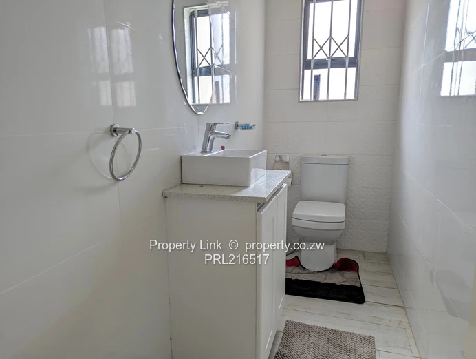 Charming Avondale West Townhouse 3 Bed, 2.5 Bath with Borehole