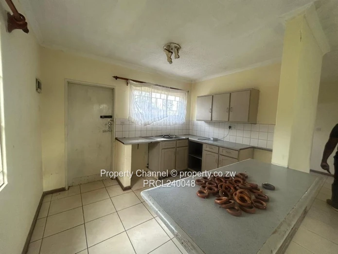 2-Bed Home in Prospect with Large Yard & Borehole