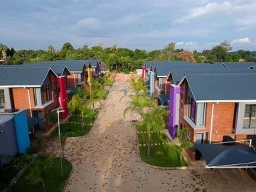 3 Bedroom Flat & Apartment