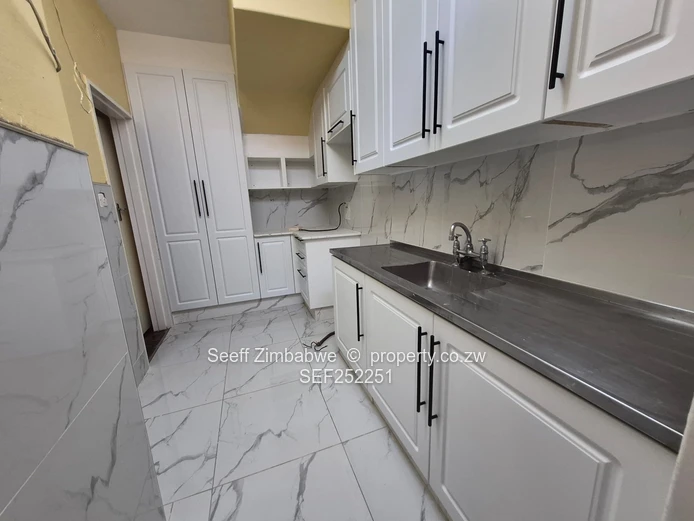 Modern 3-Bedroom Townhouse in Greystone Park, Gaydon Heights — 8-Unit Complex