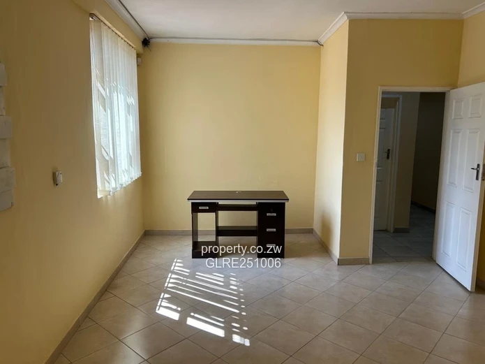 Sunlit Compact Office (10m²) for Rent in Belvedere