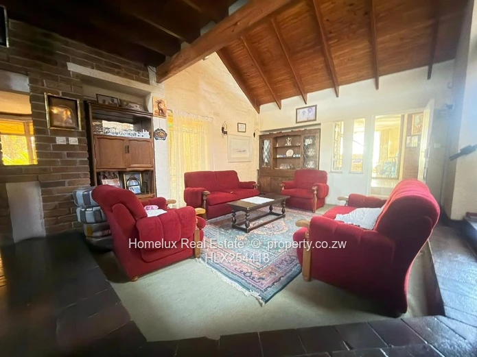 Breathtaking mansion in Glen Lorne