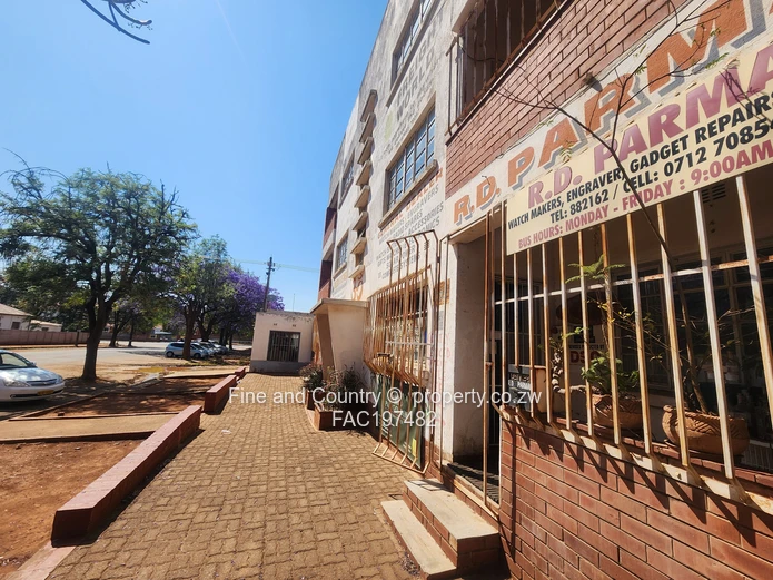 Bulawayo CBD Walled Office - 200m², Parking & Garage (Sole Mandate)
