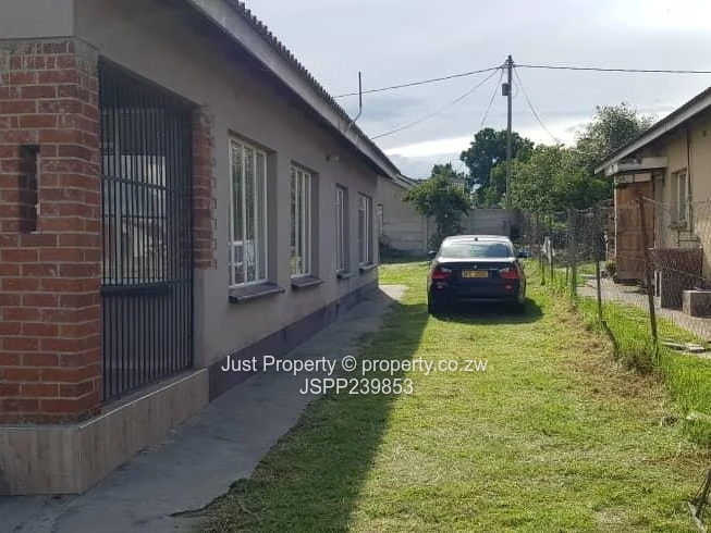 3-Bed Home with Main En-Suite, Garden & Carport - Marondera (Sole Mandate)