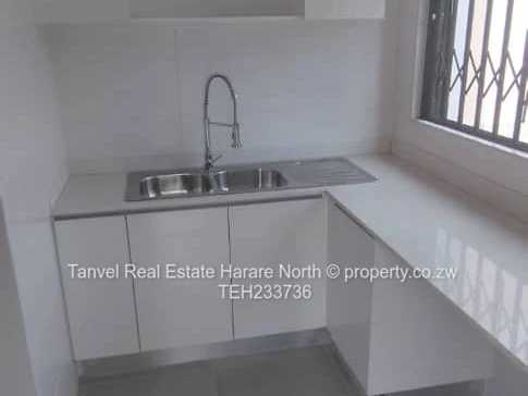 Strathaven House for sale with 3 bedrooms,a tv lounge and sitting lounge, fitted kitchen