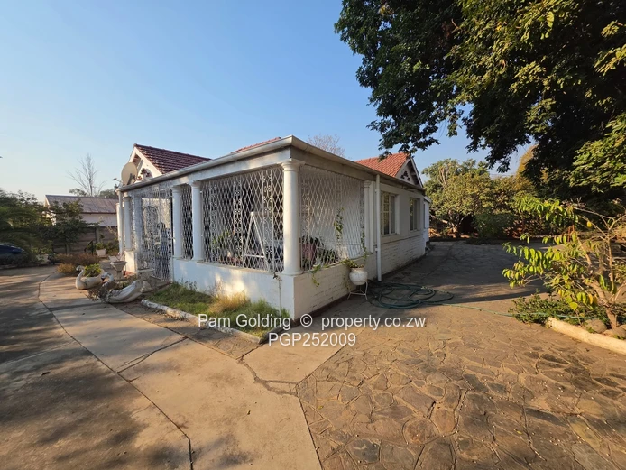 Spacious Family Home on an 869 sqm Stand