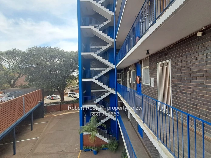 Neat bachelor apartment in a prestigious block