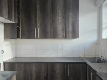 2 Bedroom Flat & Apartment