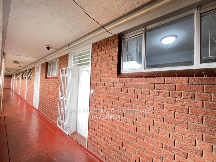 Eastlea  Cozy 2 Bedroom Flat Apartment For Sale (Sole Mandate)