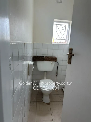 Garden flat for Sale