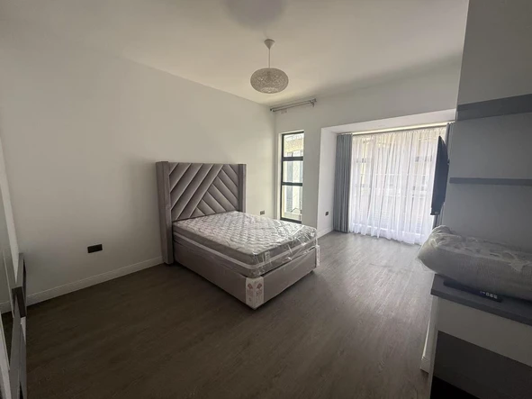 2 Bedroom Flat & Apartment