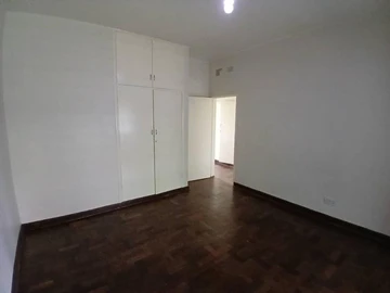 2 Bedroom Flat & Apartment