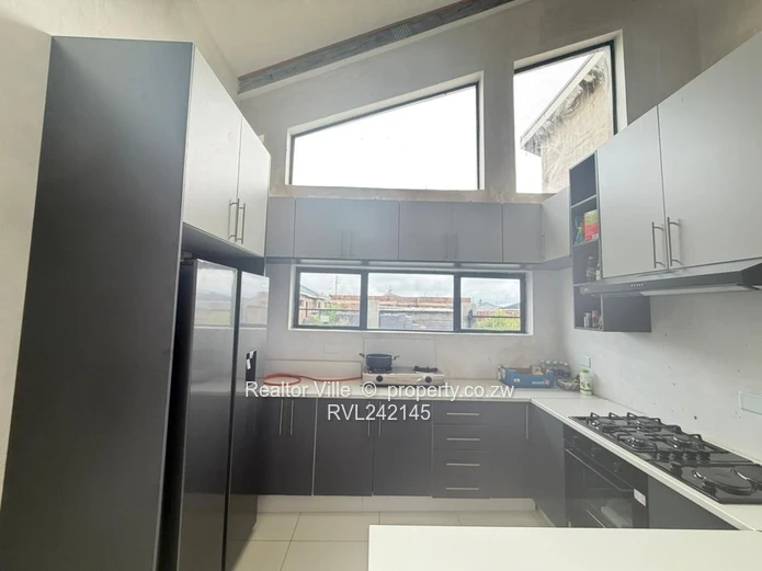 Modern 3-bed House in Mabvazuva, Ruwa 