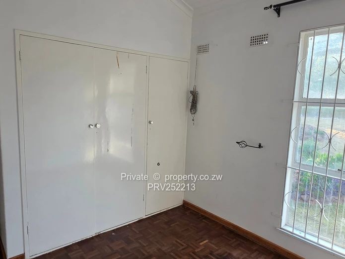 Fully Renovated 2-Bedroom Garden Flat to Rent in Greystone Park – Tranquil Living Among  Trees