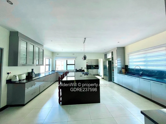 Gletwin Stunning House for Rent 