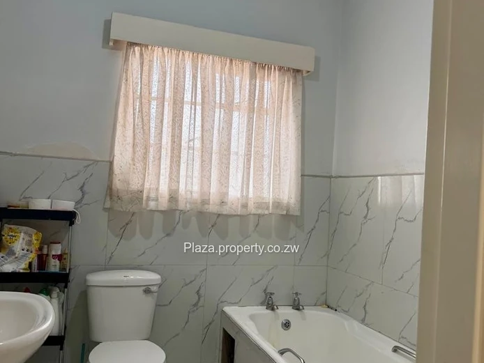 Rare Find: Tranquil 2 Bed Garden Flat