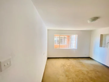 2 Bedroom Flat & Apartment