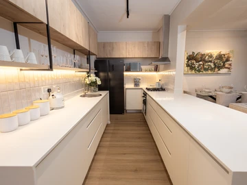 3 Bedroom Flat & Apartment