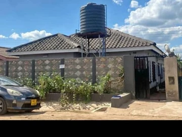 Spacious 3-Bedroom Family Home with Borehole in Norton