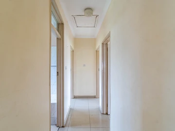 4 Bedroom Flat & Apartment