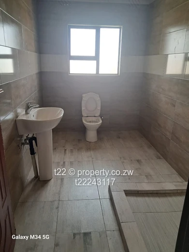 Single-Level 8-Bed Brookview Home — Large Lawn & Borehole