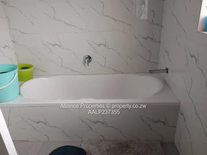 Grand 6-Bedroom Executive Residence Belvedere West