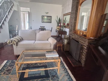 2 Bedroom Flat & Apartment