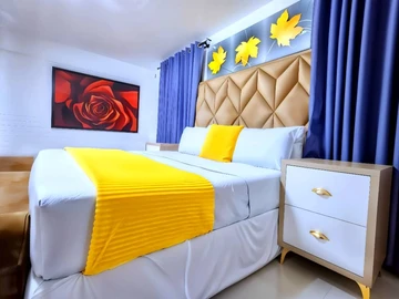 8 Bedroom House