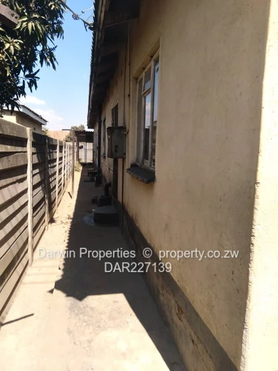 Spacious Home. Quiet Close. Title Deeds