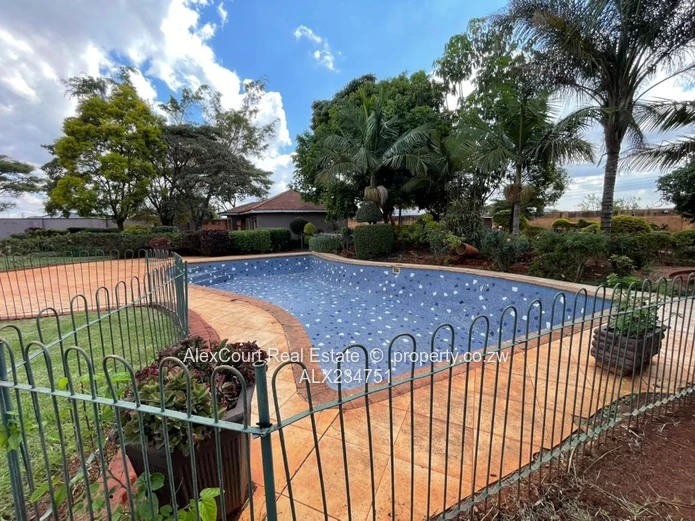 Stunning MIllion Dollar Gletwyn Park House! Bargain!