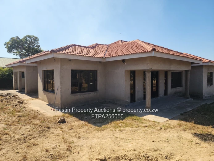 Open-Plan 5-Bed Crowhill Views Home with Borehole