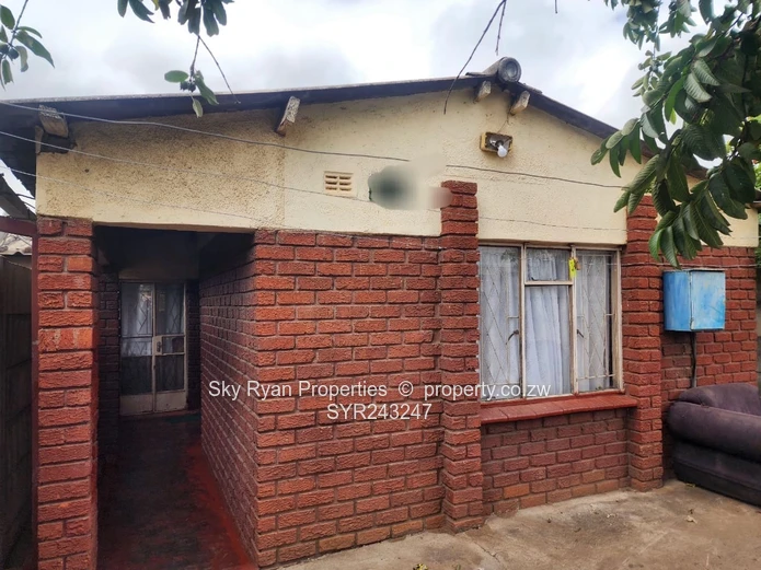 Glen Norah A House For Sale