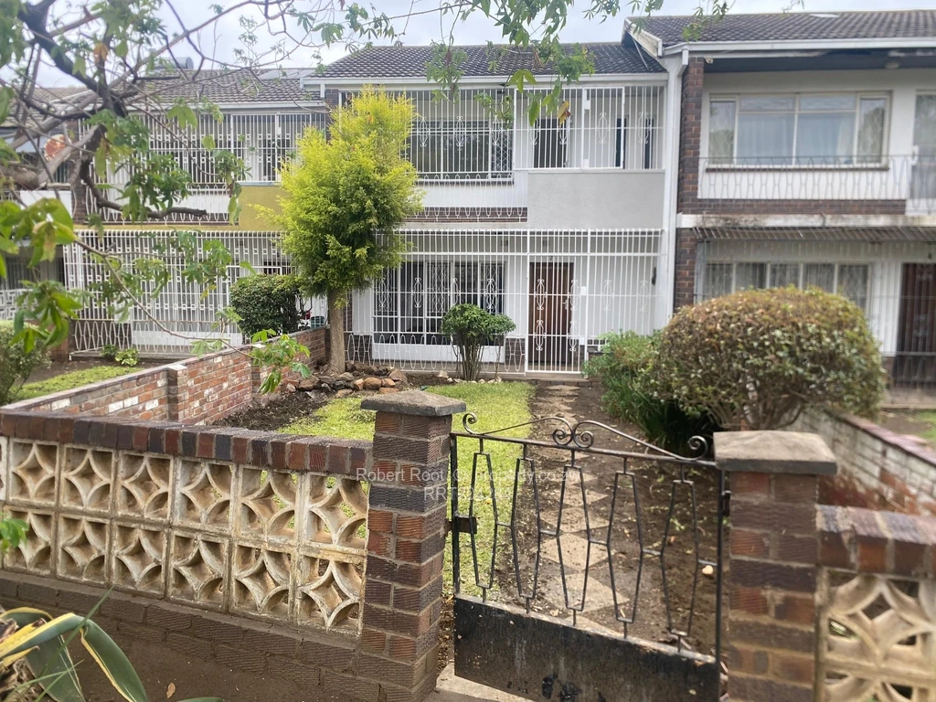 2 Bed Flats & Apartments for Rent in Hillside RRT204284