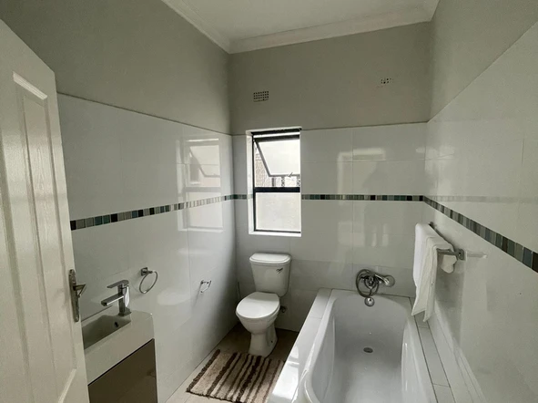 3 Bedroom Flat & Apartment