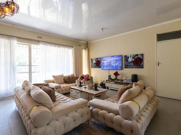 2 Bedroom Garden Flat