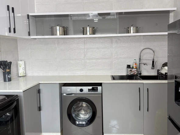 2 Bedroom Flat & Apartment