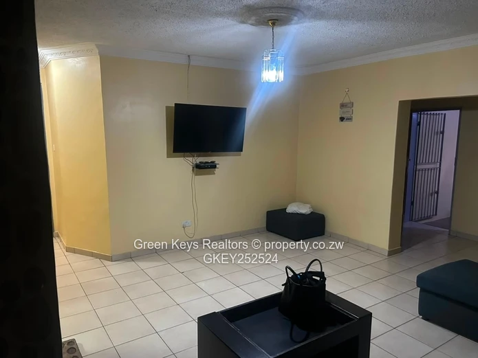 Zimre Park 4 beds to rent, in very good condition