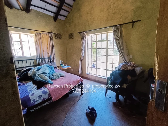 Greystone Park Rustic 3-Bed Stone Home with View & Borehole 