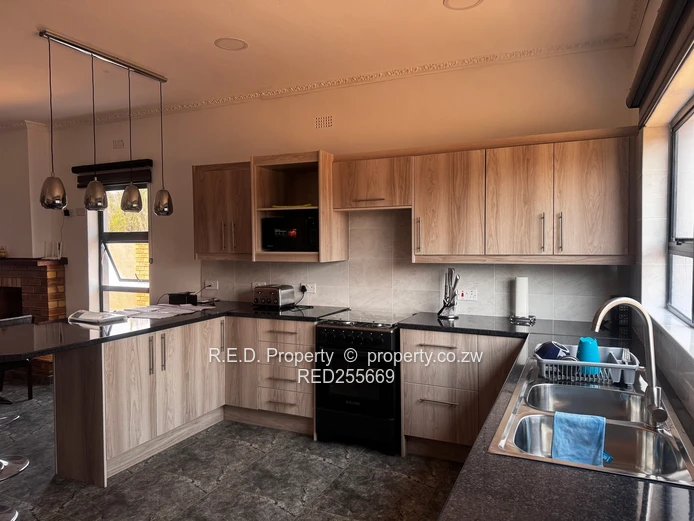 3-Bedroom House To Rent in Burnside