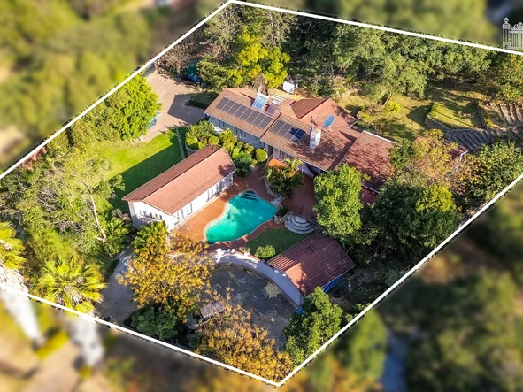 6 Bedroom House