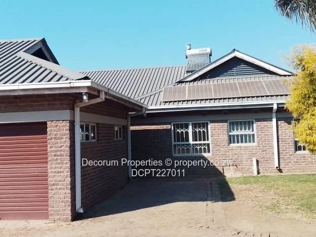 3-Bedroom Cluster with Borehole in Newlands, Harare!