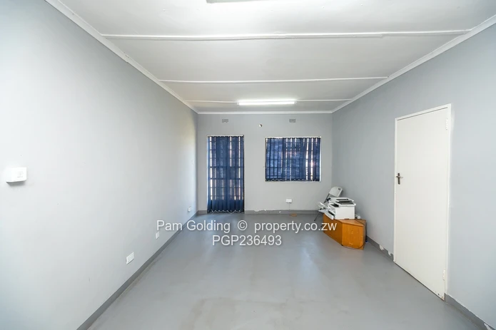 Msasa Warehouse /Factory , Location, Location !!!!! (Sole Mandate)