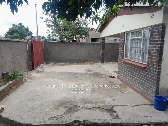 Well-Located Home Close To Aquatic Complex