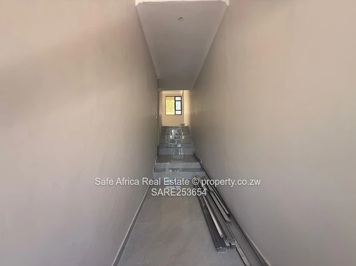 LUXURY 5-BEDROOM VILLA FOR SALE – CARRICK CREAGH   USD 380,000 | 500m² Stand | Title Deed