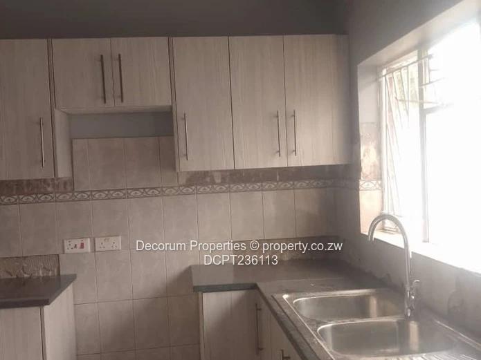 Beautiful 3-Bed Cottage in The Grange with Borehole