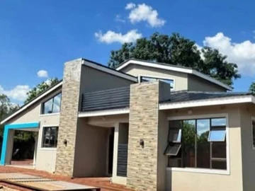 4 Bedroom Flat & Apartment