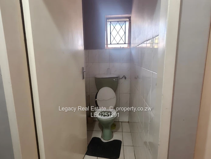 Logan Park 3-Bed Home with Rustic Bar & Borehole on 5689m²