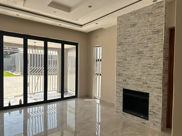 3 Bedroom Flat & Apartment