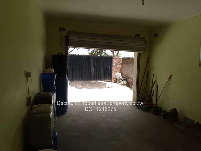 Charming 3-Bedroom Home in Damofalls with Modern Comforts